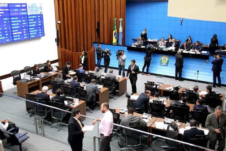 Imagem: Deputados em sessão plenária na Assembleia Legislativa de Mato Grosso do Sul