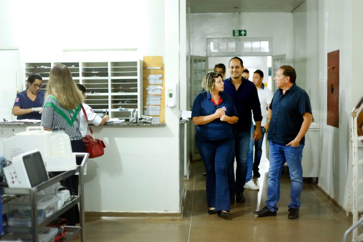 Imagem: Gerson visita hospital de São Gabriel, onde será instalada sala de parto humanizado
