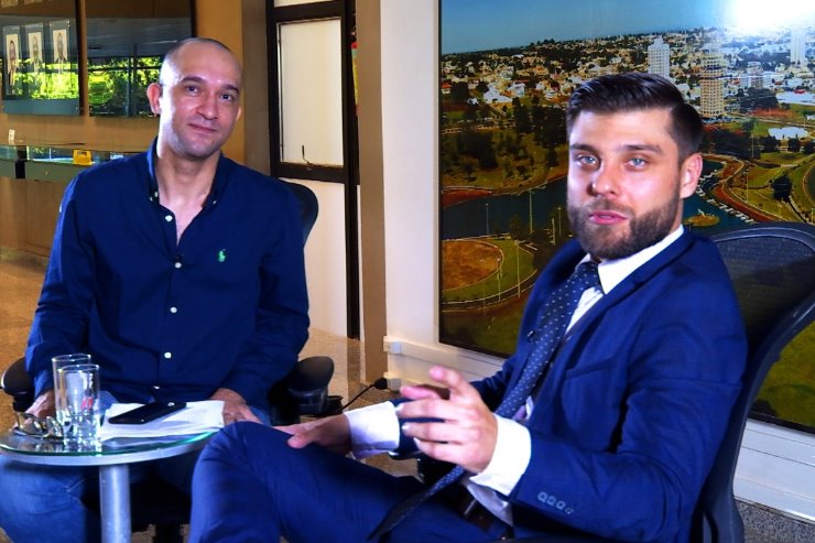 Imagem:  Consultor empresarial Diego Canzi durante entrevista ao programa Ponto de Vista