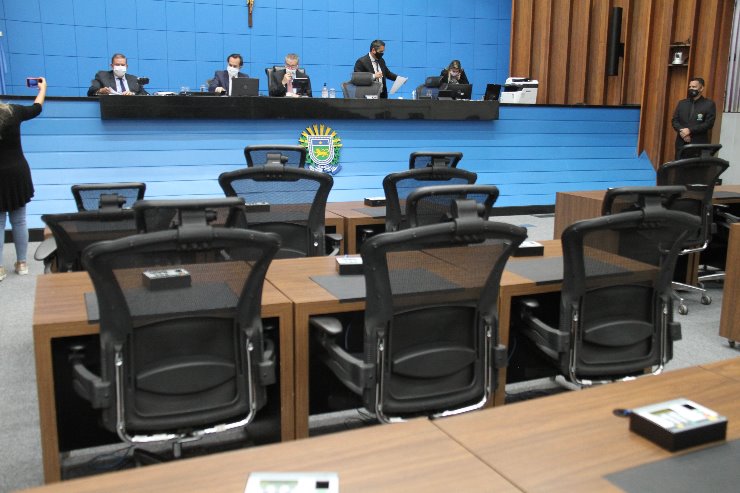 Imagem: Parlamentares realizam a discussão e a votação das matérias de maneira remota