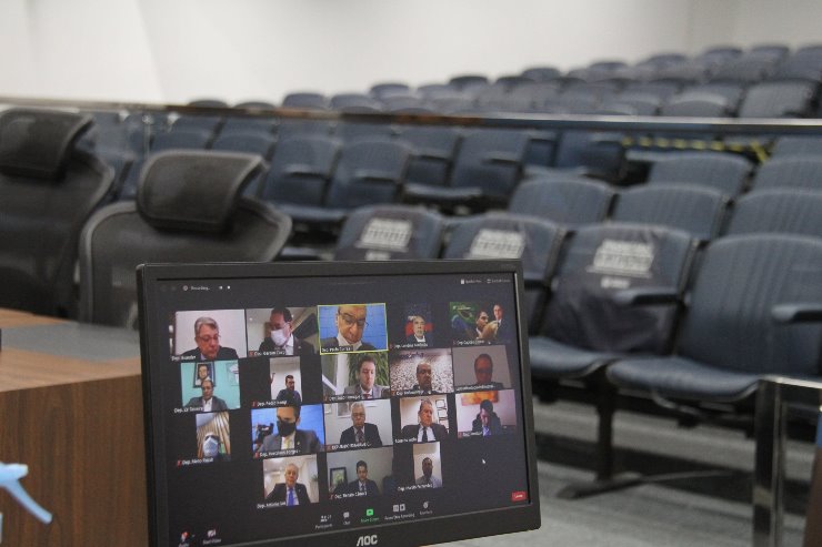 Imagem: Em mais uma sessão por vídeoconferência, deputados estaduais analisam propostas de interesse público 