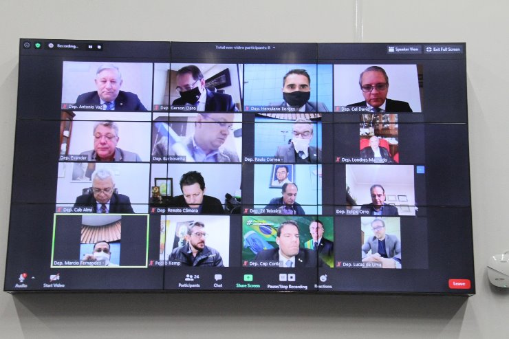 Imagem: Sessão ocorre em videoconferência devido ao isolamento social à Covid-19