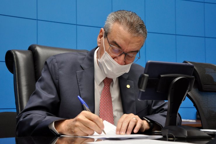 Imagem: Os decretos legislativos foram assinados pelo deputado Paulo Corrêa, presidente da ALEMS