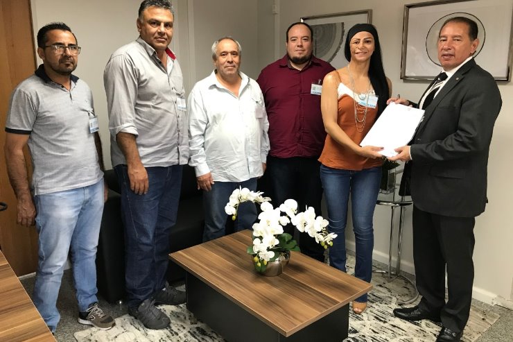 Imagem: Equipe de Ponta Porã entrega pedido de emenda a Gerson Claro
