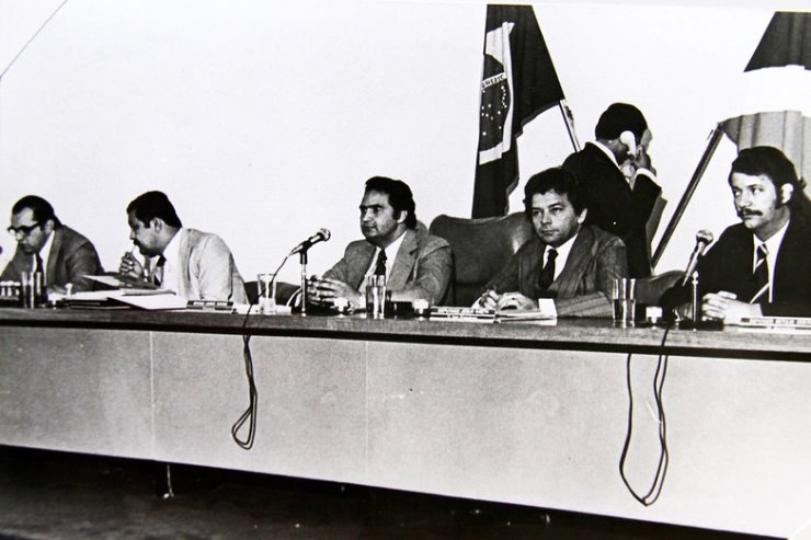 Imagem: Deputados durante primeira Legislatura da Assembleia Legislativa de Mato Grosso do Sul