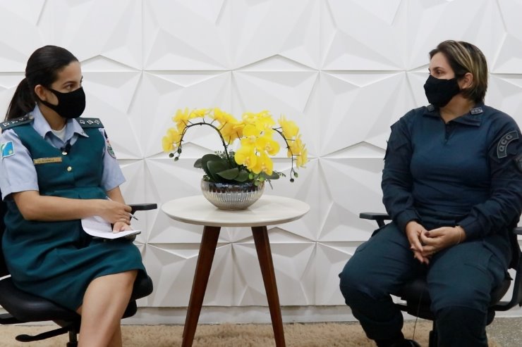 Imagem: Coronel PM Neidy Nunes Barbosa durante entrevista para o programa PM-MS em Ação