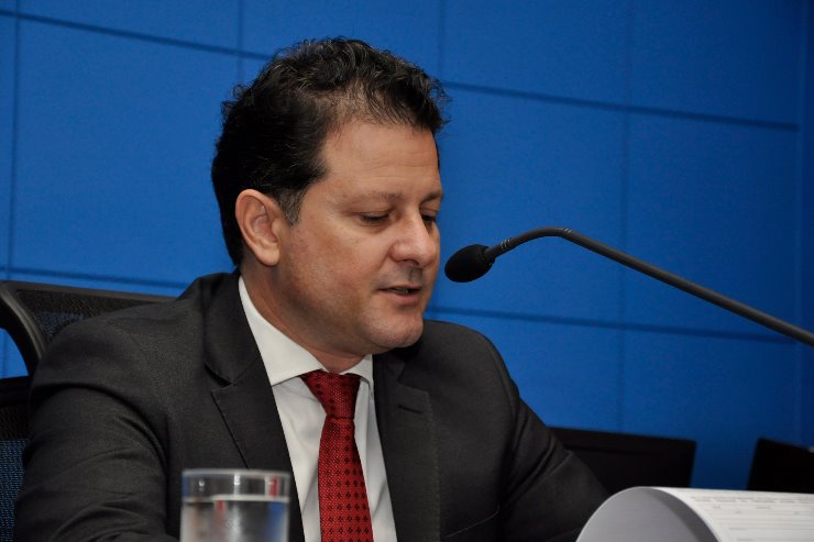 Imagem: O coordenador da Frente Parlamentar de Combate a Tríplice Epidemia, deputado Renato Câmara, é o autor da lei