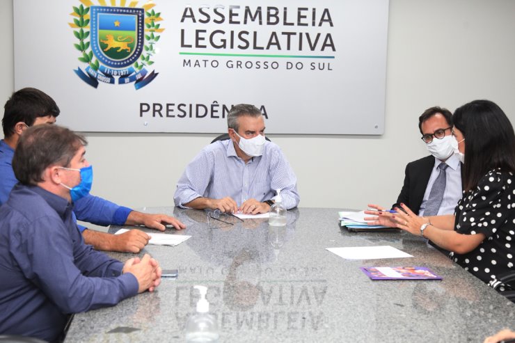 Imagem: Presidente Paulo Corrêa se reuniu com autoridades do município de Coxim e do governo estadual para discutir ações de valorização da mulher