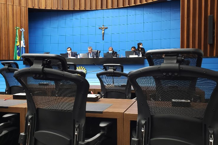 Imagem: As sessões ordinárias da ALEMS são realizadas no plenário da Casa de Leis com participação remota da maioria dos parlamentares