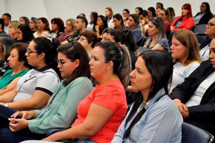 Imagem: Maioria entre desempregados, mulheres lotaram plenário Deputado Júlio Maia durante audiências e sessões plenárias antes da pandemia