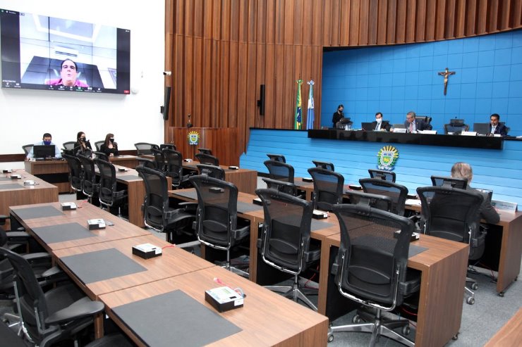 Imagem: Deputados realizaram sessão semipresencial