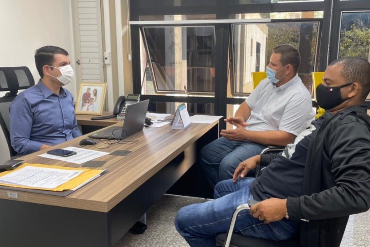 Imagem: Jamilson reunido com Vinicius Berssanette e Daniel Tomé da Silva, de Sonora