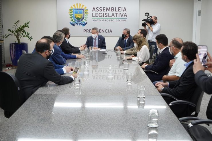 Imagem: Deputado Paulo Corrêa, presidente da ALEMS, recebeu o ministro Luis Alberto Castiglioni na manhã desta quarta-feira 