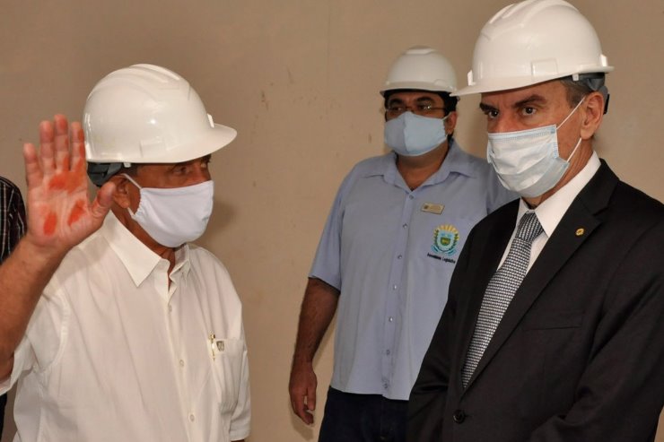 Imagem: 1º secretário, deputado Zé Teixeira e o presidente Paulo Corrêa durante vistoria às obras