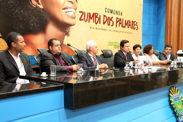 Imagem: Entrega da Comenda Zumbi dos Palmares promovida pelo deputado Amarildo Cruz, em 2017