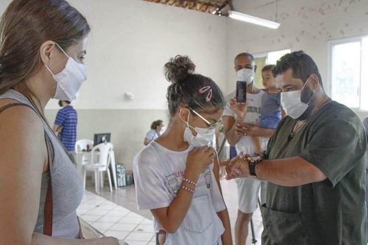 Imagem: Programa da Rádio ALEMS aborda importância da vacinação contra Covid-19 nas crianças