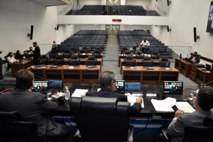 Imagem: Sessões ordinárias são realizadas no plenário da Casa de Leis com participação presencial ou remota dos deputados