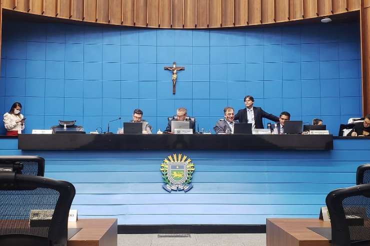 Imagem: A sessão ordinária da ALEMS tem o formato híbrido, sendo conduzida do Plenário Júlio Maia