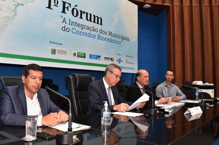 Imagem: O Fórum “A Integração dos Municípios do Corredor Bioceânico” está sendo realizado a partir do Plenário Júlio Maia