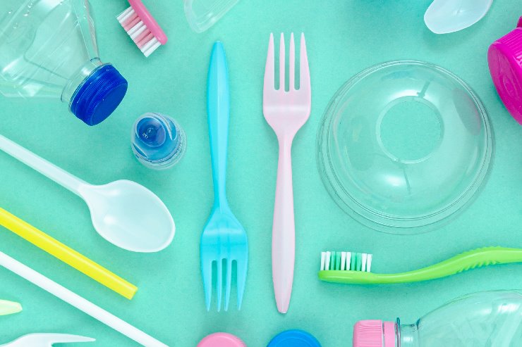 Imagem: O Julho sem Plástico traz a conscientização sobre o uso e descarte correto dos plásticos