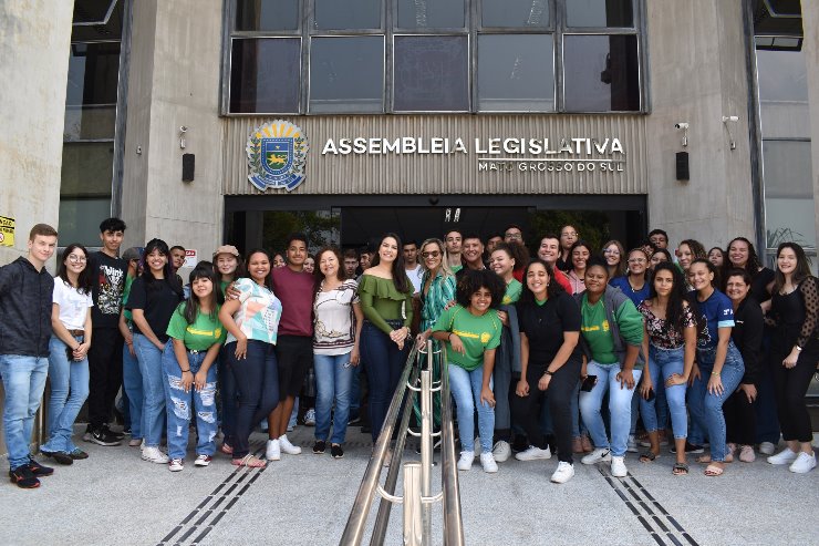 Imagem: Visitas institucionais aproximam estudantes do Legislativo Estadual