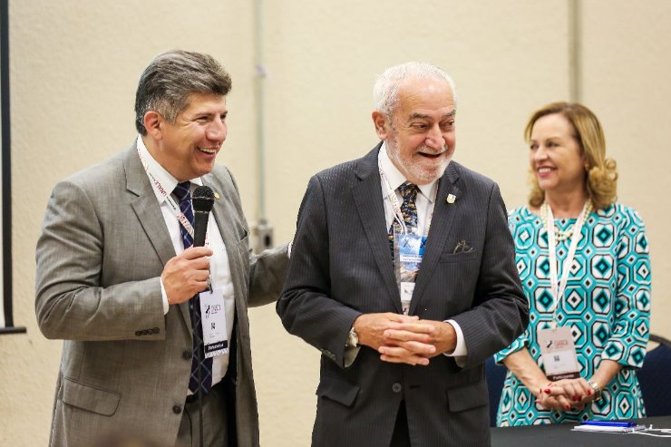 Imagem: Presidente da Unale, Lidio Lopes, e Presidente da Abel, Florian Madruga, durante conferência em Recife