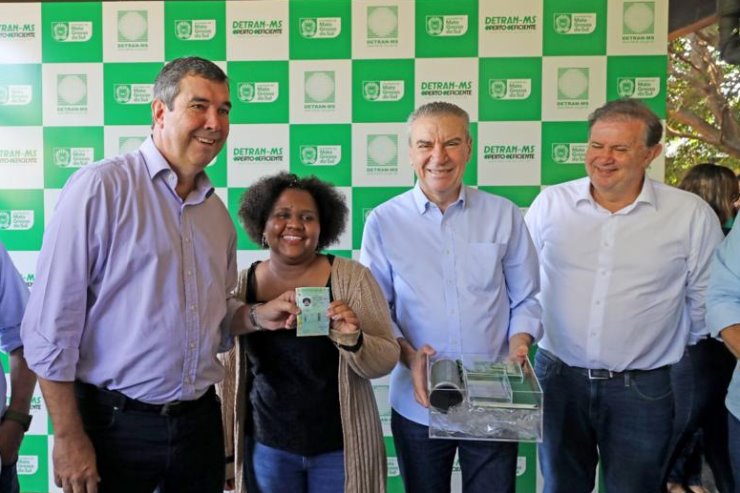 Imagem: Junto com o governador Eduardo Riedel, o 1º secretário da ALEMS, deputado Paulo Corrêa, participou do evento nesta segunda-feira