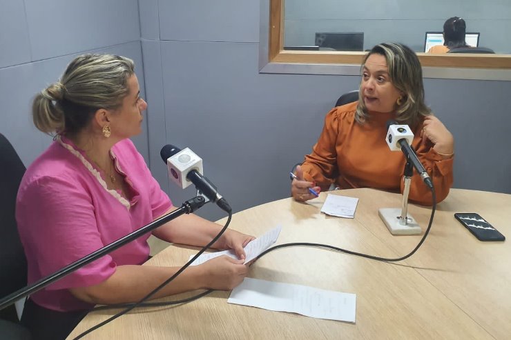 Imagem: Deputada Lia Nogueira à Rádio ALEMS: "Somos a maioria do eleitorado e temos que ter a maioria das cadeiras"