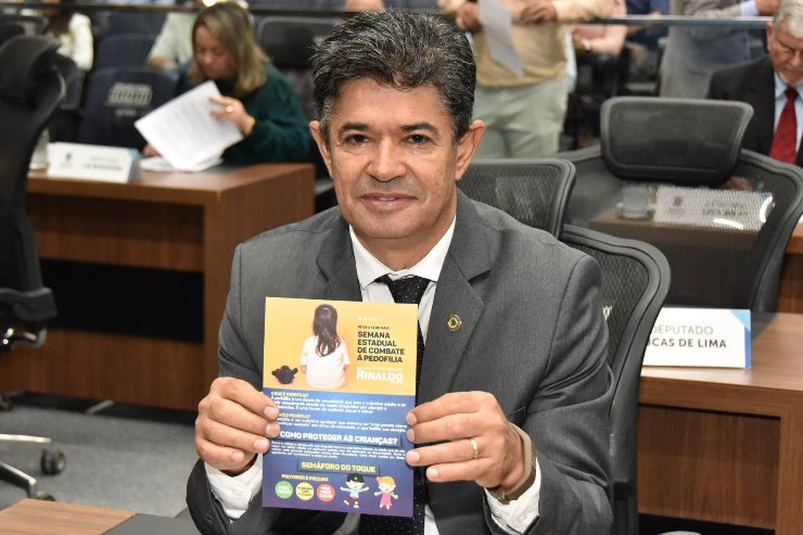 Imagem: O deputado Professor Rinaldo Modesto é autor da lei que instituiu a Semana de Combate à Pedofilia, no Estado