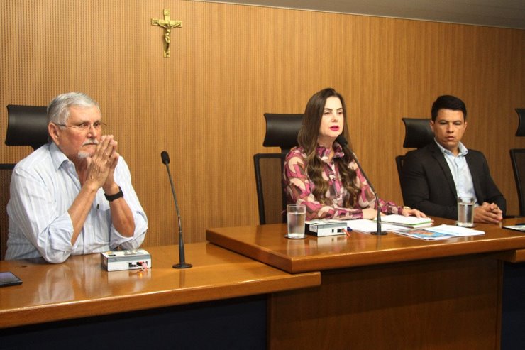 Imagem: Deputado Zeca do PT, deputada Mara Caseiro e o superintendente Federal da Pesca e Aquicultura, Júlio Buguelo, compuseram a mesa 