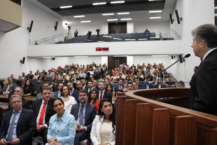 Imagem: Com plenário lotado, a ALEMS realizou sessão solene, proposta pelo deputado Lidio Lopes, em homenagem aos profissionais do Direito
