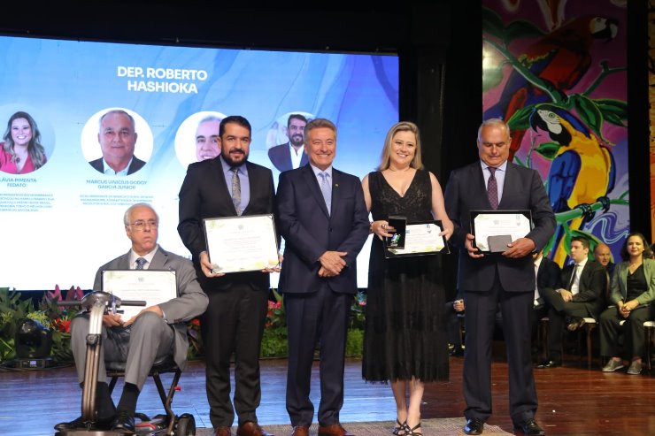 Imagem: O deputado estadual Roberto Hashioka (União Brasil) homenageou quatro personalidades que fizeram de Mato Grosso do Sul o seu lar