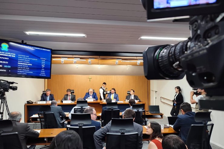 Imagem: A reunião extraordinária da CCJR aconteceu no Plenarinho Deputado Nelito Câmara
