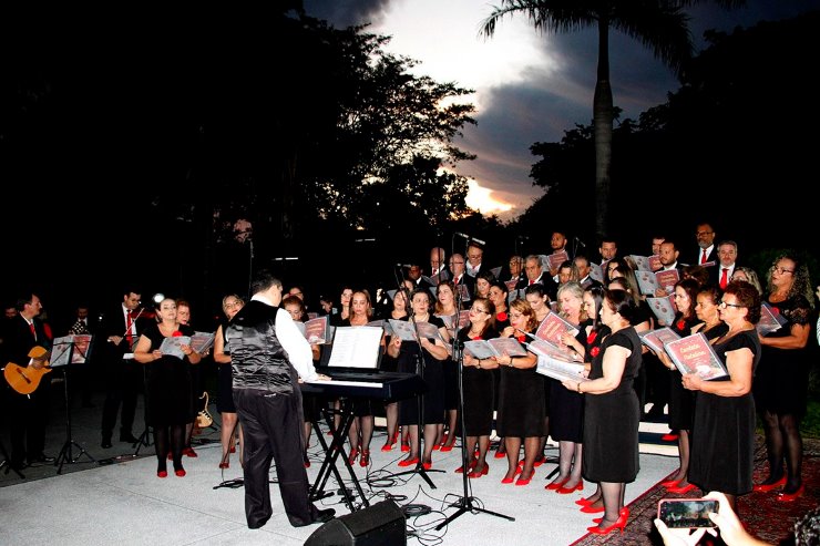 Imagem: Coral dos Servidores da ALEMS acalentaram os corações dos participantes da Cantata de Natal reforçando a mensagem de paz, amor e esperança