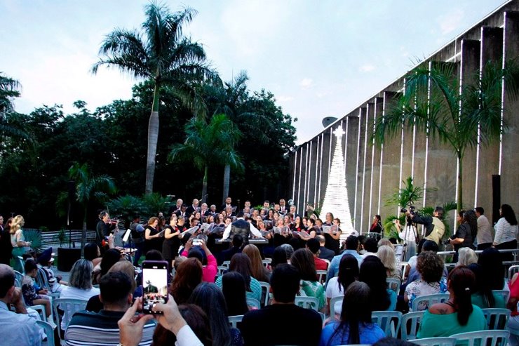 Imagem: Deputados, servidores e visitantes participaram da apresentação da cantata de natal da ALEMS
