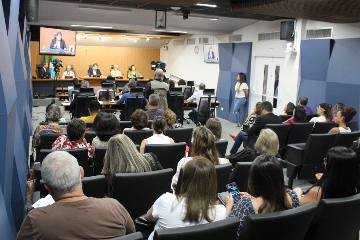 Imagem: Fundo social, criação de núcleo e ações do Junho Prata, destinados ao fortalecimento dos direitos dos idosos, foram debatidos na ALEMS
