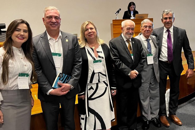 Imagem: Presidente da Escola do Legislativo da ALEMS, deputada Mara Caseiro, e outros participantes do Encontro Nacional da ABEL