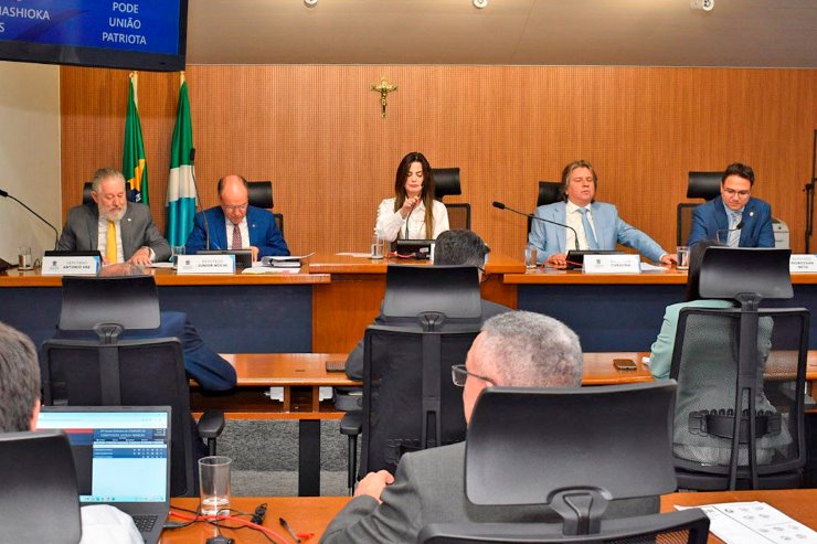 Imagem: Reunião da CCJR acontece no Plenarinho Deputado Nelito Câmara, às quartas-feiras, a partir das 8h