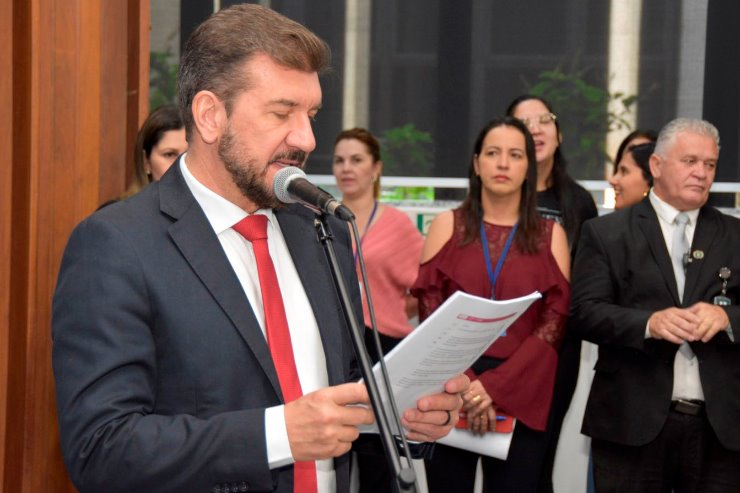 Imagem: Pedro Kemp fez a leitura da indicação, destacando a recente morte do índio Neri Guarani, no município de Antônio João