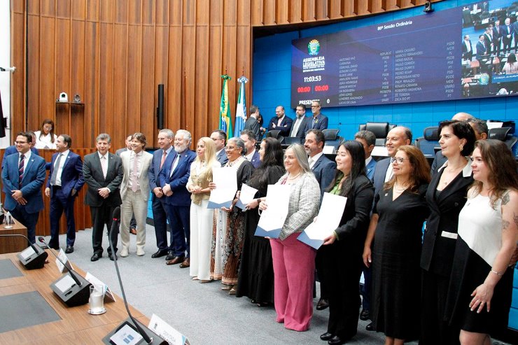 Imagem: Profissionais foram agraciados com o Diploma de Honra ao Mérito 