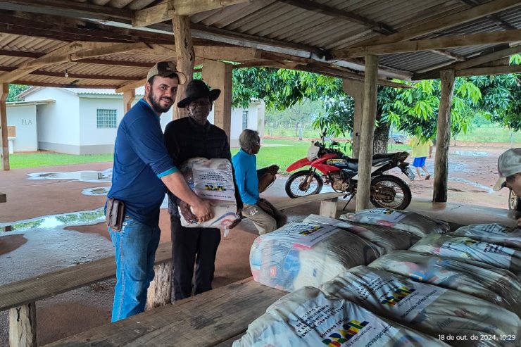 Imagem: Cestas básicas foram distribuídas em assentamentos da região de Itaquiraí