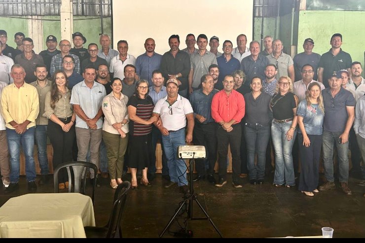 Imagem:  3º Encontro de Suinocultores da Região Norte de Mato Grosso do Sul reúne produtores, especialistas e autoridades para debater a legislação ambiental e a expansão da suinocultura na região.