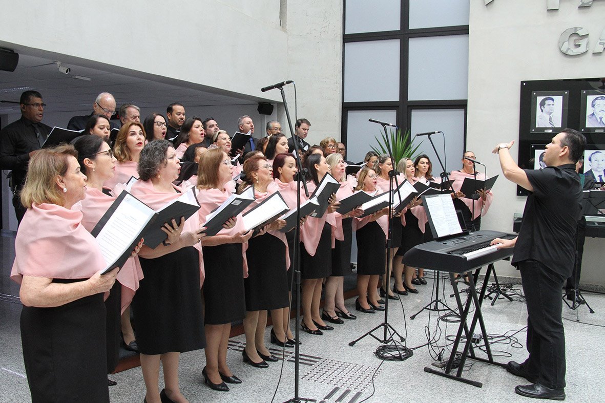 Dia das Mulheres: “Comemorar e refletir”, dizem deputados em evento às servidoras