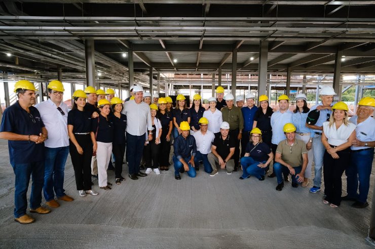 Imagem: A coordenadora municipal do HA, Cristiane Iguma Câmara falou sobre a importância da participação do poder público, caminhando junto nesta obra que é um presente com o qual a Sicredi Centro Sul MS/BA brindou a população de Dourados e região