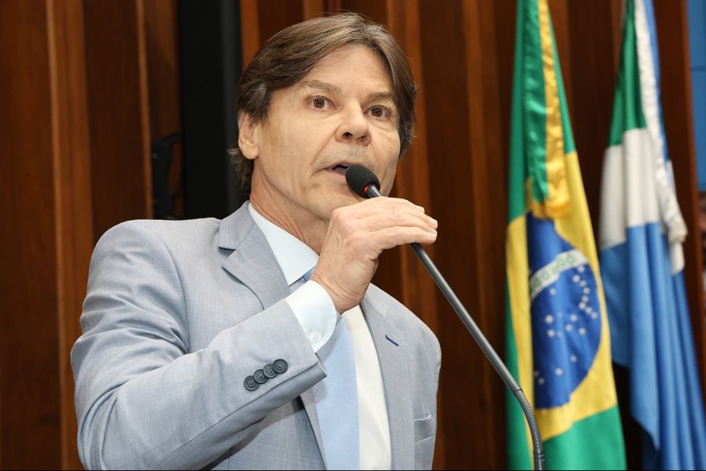 Imagem: Deputado Paulo Duarte, autor da proposta, durante uso da palavra em sessão plenária na ALEMS