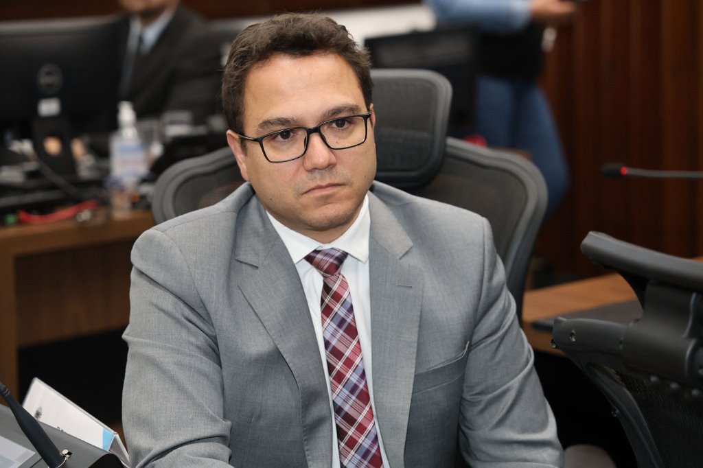 Imagem: Deputado Pedrossian Neto, autor da proposta, durante a sessão plenária desta quarta-feira