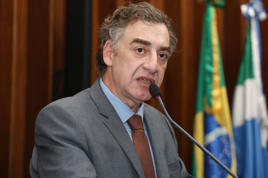 Imagem: Deputado Neno Razuk, autor do Projeto de Resolução, discursa durante sessão plenária na ALEMS