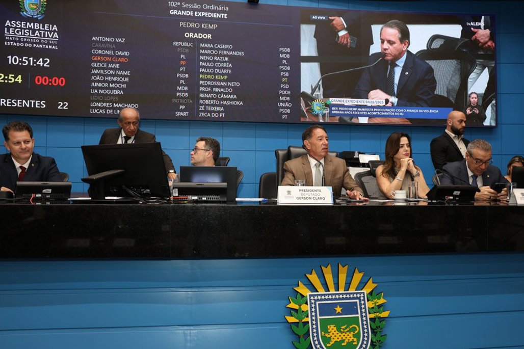 Imagem: Deputados também aprovaram proposta que autoriza o Executivo a contratar operação de crédito contingente com o BID