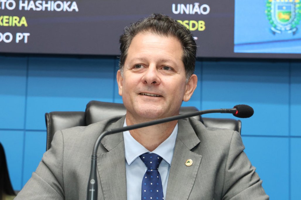 Imagem: Renato Câmara sorri após a aprovação da lei; caberá à FCMS, vinculada à SETESC, registrar e proteger o bem conforme a legislação estadual.