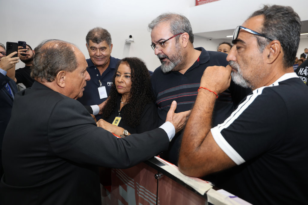 Zé Teixeira marcou reunião da Casa Civil com comissão de servidores Fotos: Luciana Nassar/ALEMS